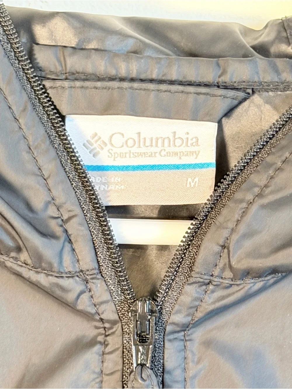 Columbia Black Hooded Wind Jacket for Men